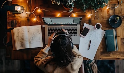 Spraklaring musikk tekst lytting hjemme